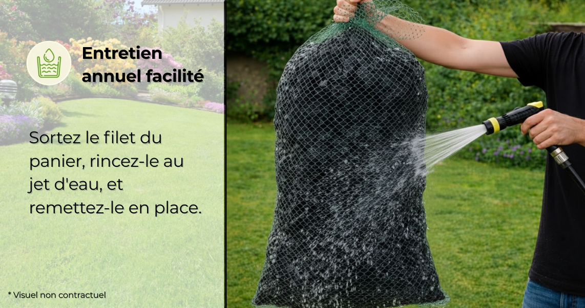 Entretien rapide d'un filet filtrant fosse septique Hydrodiv. L'image montre un utilisateur rinçant le média filtrant au jet d'eau, illustrant la simplicité de maintenance annuelle de la micro-station.